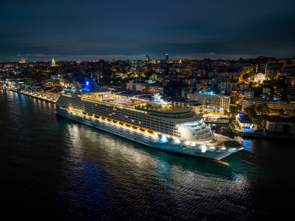 KRUVAZİYER TURİZMİNİN YENİ MERKEZİ İSTANBUL